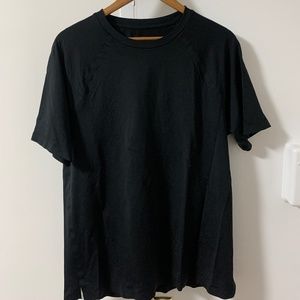 Alo Yoga Men’s Workout Shirt Black Medium